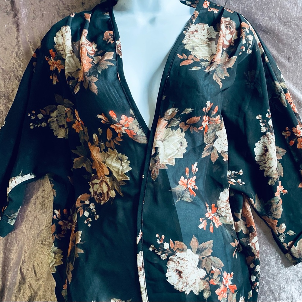 Beautiful Black Floral Kimono / Overlay